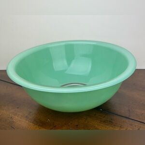 Vintage Pyrex Mixing Serving Bowl Teal Green Blue Clear Bottom #325 2.5 Liters